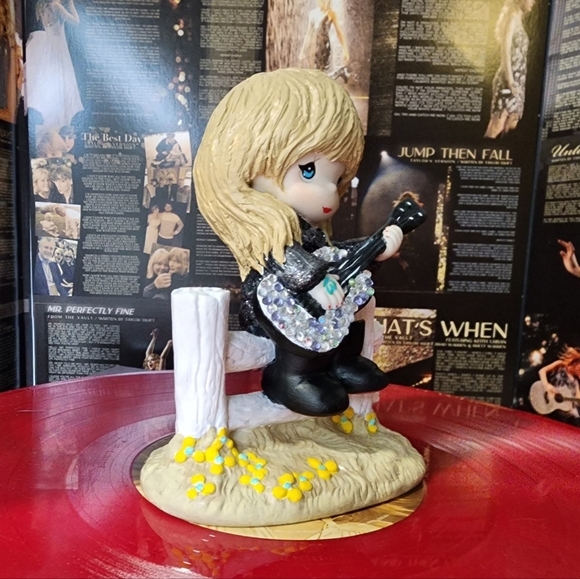 Taylor Swift Fearless Altered Moment - Picture 6 of 7